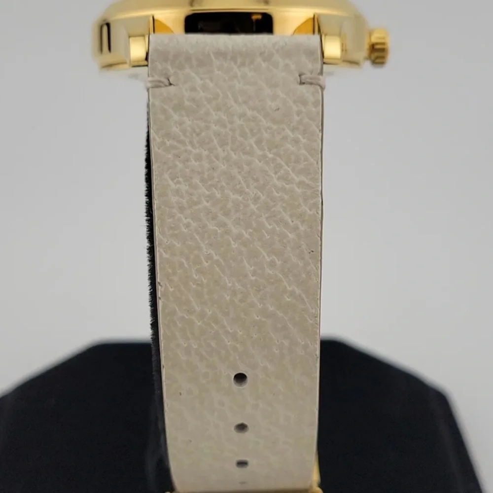Gucci White Butterfly 🦋 Watch